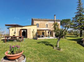 Villa Pilotti Country House, hotel con estacionamiento en Penna San Giovanni