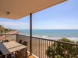 Apartamento con vistas frontales - Primera línea Playa Cargador - ALBERT VILLAS