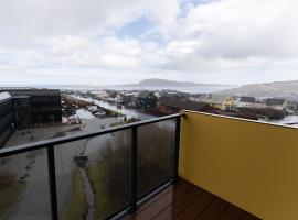 New 2BR Apartment / Sea View, parkolóval rendelkező hotel Tórshavnban