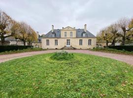 Large castle with garden near Caen, hotel in Bully