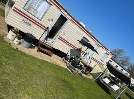 the Samanda Van Newport caravan park, hotell i Hemsby