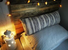 Glan Hirfaen Where the mountains meet the sea, chal&eacute; alpino em Porthmadog