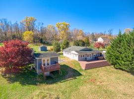 House on the New River, 3BR, 20 minutes from VT, pet-friendly hotel in Radford