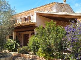 CHALET whit POOL in Mallorca, hotel di Algaida