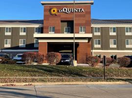 La Quinta Inn & Suites by Wyndham Ankeny IA - Des Moines IA、アンケニーのホテル