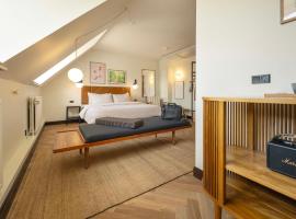 Hotel Mayfair, hotel v Kodani