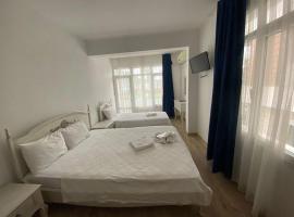 Renos Lounge Otel, bed and breakfast en Seferihisar