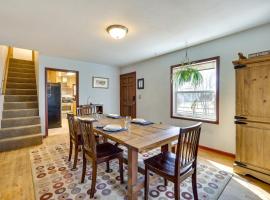Charming Boise Home with Deck 2 Mi to Downtown!, вила в Бойсе