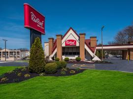 Red Roof Inn and Suites Newark - University, hotel with parking in Newark