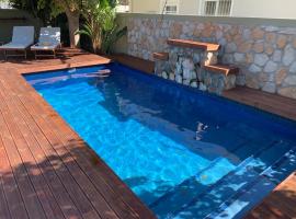 SOLAR POWERED - Heart of Constantia2, hotel in Kaapstad