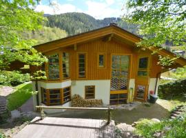 Haus Thumersbach - by Alpen Apartments, casa o chalet en Zell am See