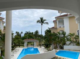 Picturesque Ocean View Condo, golfový hotel v destinaci San Felipe de Puerto Plata