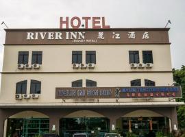 Hotel River Inn, hotel em Butterworth