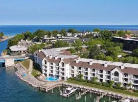 359 Edgewater Inn