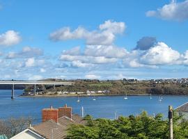 Marina Reach, cabaña o casa de campo en Neyland