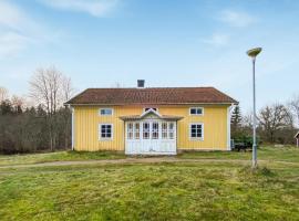 Gorgeous Home In Broaryd With House A Panoramic View, Ferienhaus in Broaryd