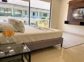 2BR Modern 5th Avenue Apt -Distrito Corazon D1