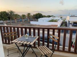 Casa Marla mit 3 Schlafzimmern und 2 Badezimmern, hotel en Puerto Calero