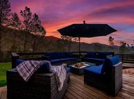 Sierra Vista Lookout Lodge with Creek, Waterfall and Waterholes, minutes from Bass Lake and Yosemite South Gate
