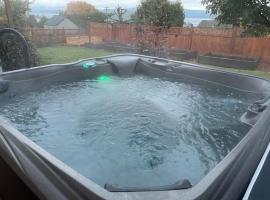 Lovely oceanside 1-bdrm suite Fireplace HotTub, alquiler temporario en Crofton