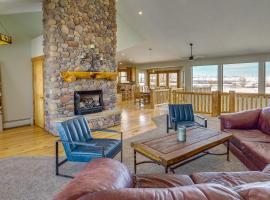 Pet-Friendly Kamas Home with Stunning Mountain Views, vacation home in Kamas