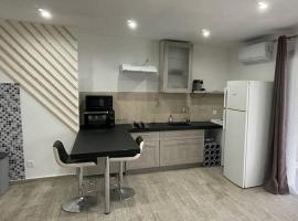 U Secondu Appart neuf spacieux au calme, apartment in Aléria