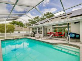 Sunny Florida Home with Pool Near Rainbow Springs!, hotel with pools in Dunnellon