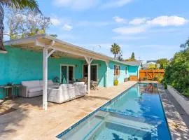 Luxury Beach House. Pool/Hot Tub! Walk to Beach!