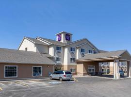 Sleep Inn & Suites Pleasant Hill - Des Moines, отель с парковкой в городе Pleasant Hill