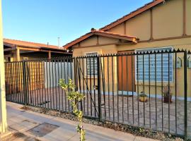 Casa en Padre Hurtado IV, hotel with parking in Talagante