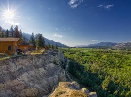 The Raven's Nest Resort & Campground, perkemahan di Fairmont Hot Springs