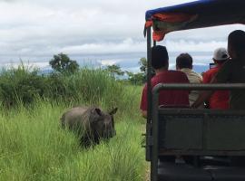 Hotel Bhupu Sainik Sauraha, hotel em Sauraha