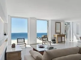 Villa Thalassa, Beachfront, Private Pool & Sunset Views by Explore Andros