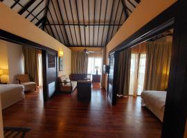 Sepang Golden PalmTree Family Villa 2 Bedroom, hotel in Sungai Pelik