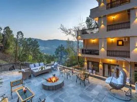 StayVista at Villa AnVira by GTV Estate with Bonfire, BBQ