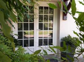 Studio dans propriété avec piscine chauffée, hotel a Vernon