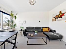 Moderne lejlighed med privat parkering, hôtel à Randers