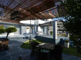 Karmik Concept Apartments, bed and breakfast en Afantou