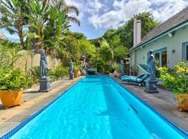 Villa Jesdene, hotel with pools in Cape Town