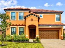 Large family friendly Vacation Home, Private Pool, Golf course location, Nr Orlando Disney Parks Florida