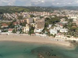 Villa da 13 posti letto con discesa privata in spiaggia