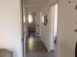 Casa Costa Outlet 2, apartment in Serravalle Scrivia