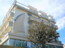 Hotel Saint Louis、リミニにあるフェデリコ・フェリーニ国際空港 - RMIの周辺ホテル