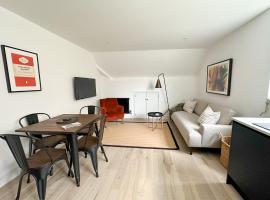 The Loft, NEW, Stylish Maisonette, Central, Private Location, apartment in Lewes