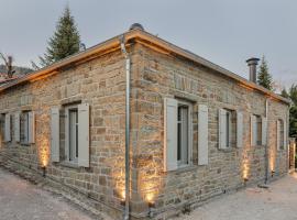 LozArt Traditional Stone House, chal&eacute; alpino em Ellinik&oacute;n