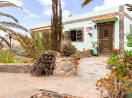One bedroom house with sea view enclosed garden and wifi at Vallehermoso 2 km away from the beach, hotel in Vallehermoso