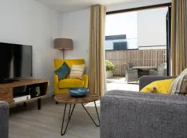 4 Middlecombe - Luxury Apartment at Byron Woolacombe, only 4 minute walk to Woolacombe Beach!