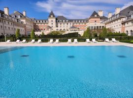 Dream Castle Hotel Marne La Vallee, hotelli kohteessa Magny-le-Hongre