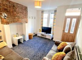 Cosy & Stylish 2 Bedroom House, King-bed & more, vacation home in Hull