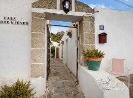 Casa Rural Madre Nieves, country house in Fasnia